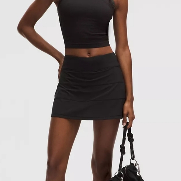 lululemon athletica Dresses & Skirts - Lululemon Pace Rival Skirt Black Size 18 EUC